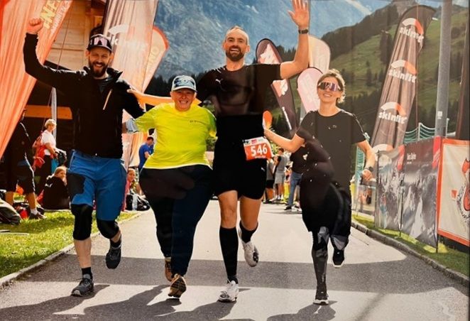 Priskas Team im Ziel beim Inferno Triathlon